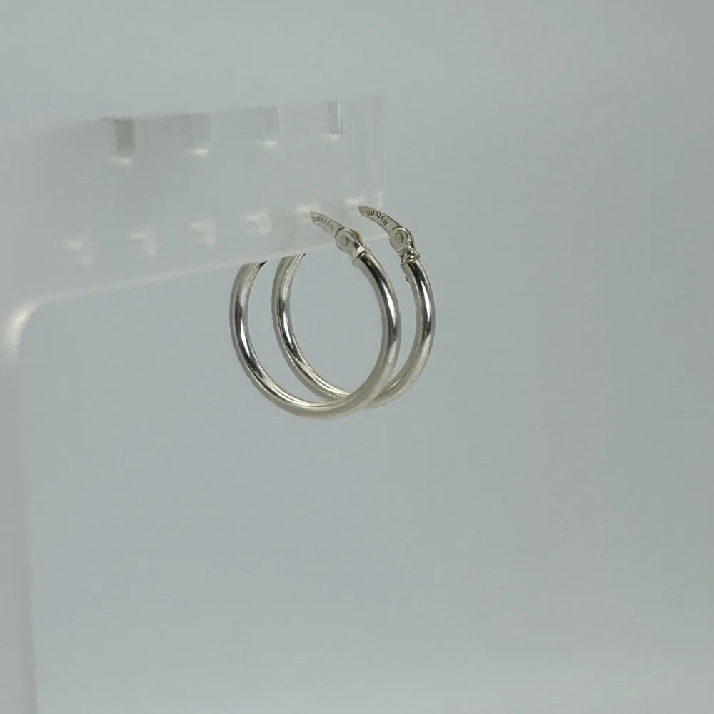 925 Silver Hoop Earrings Stamped 3/4" - Picture 3 of 8